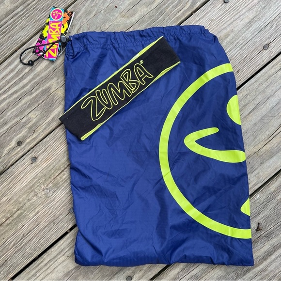 NWT Zumba Drawstring Sack and Matching Headband excellent condition ❤️ - Picture 1 of 1
